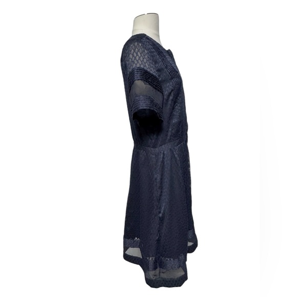 Banana Republic Geo Lace Sheer-Panel Dress 12 Pockets - Picture 5 of 11